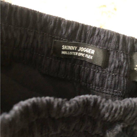 Hollister Navy Corduroy Jogger - Picture 4 of 4